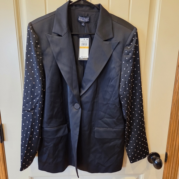 DANIELLE BERNSTEIN Jackets & Blazers - NWT Danielle Bernstein Black Satin Blazer Jacket Coat Rhinestone Sleeves Small